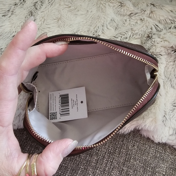 Kate spade tote with matching cosmetic bag - Picture 3 of 3